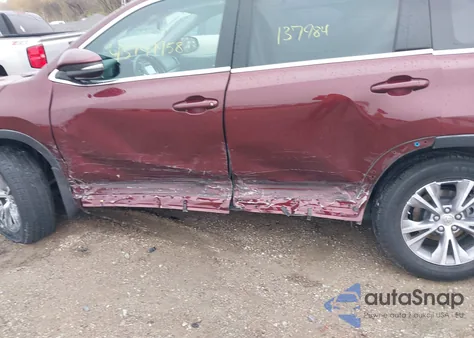 2015 Toyota Highlander Le Plus V6 из США, поврежденный, VIN 5TDBKRFH5FS172910